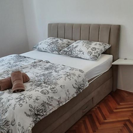 Apartments Villa Adamovic Умаг Екстериор снимка