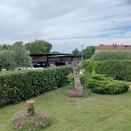 Apartments Villa Adamovic Умаг Екстериор снимка