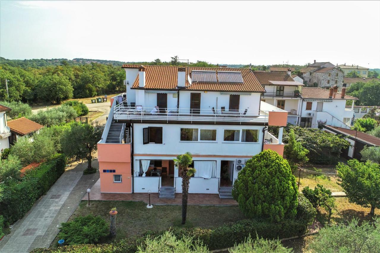 Apartments Villa Adamovic Умаг Екстериор снимка