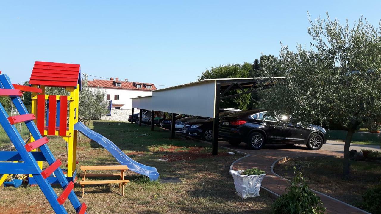 Apartments Villa Adamovic Умаг Екстериор снимка